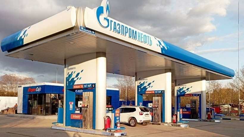 «газпром нефть» запустила сеть партнерских азс «опти»