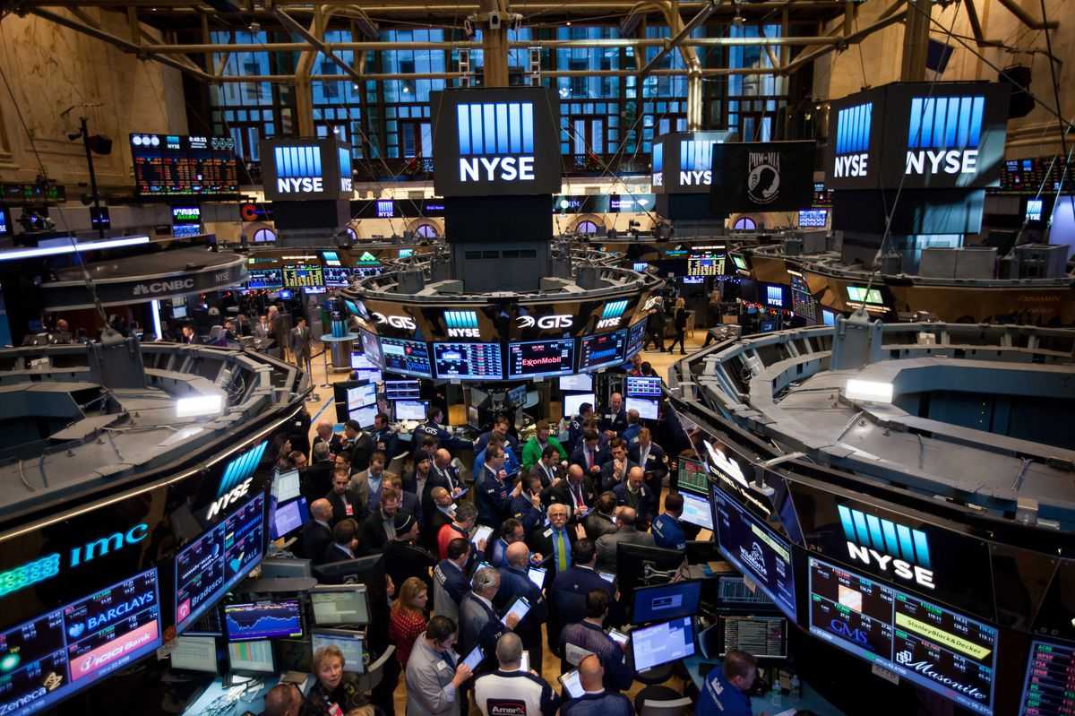 NYSE New York Stock Exchange это самая большая биржа США о которой снято много фильмов и написано много книг